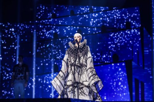 There is a tree guiding my way | © eurovision.tv / Thomas Hanses