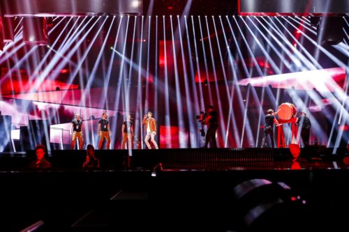 Did I mention they love spotlights? | © eurovision.tv / Thomas Hanses